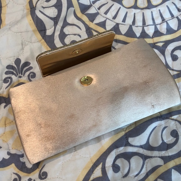 Cache Clutch - Picture 3 of 5